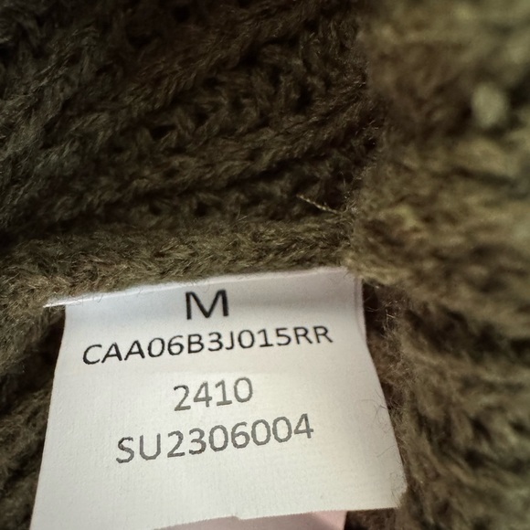 Cupshe Olive Green V-Neck Button Front Cardigan Sweater. NWT - Picture 4 of 6